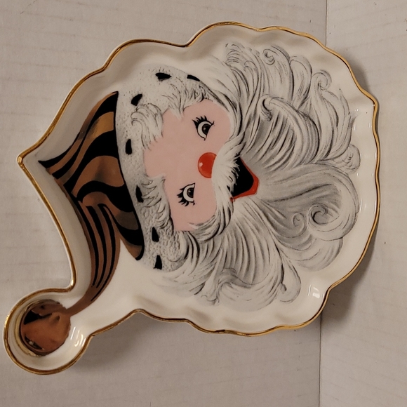 Adorable Santa Treat Tray - Picture 2 of 16